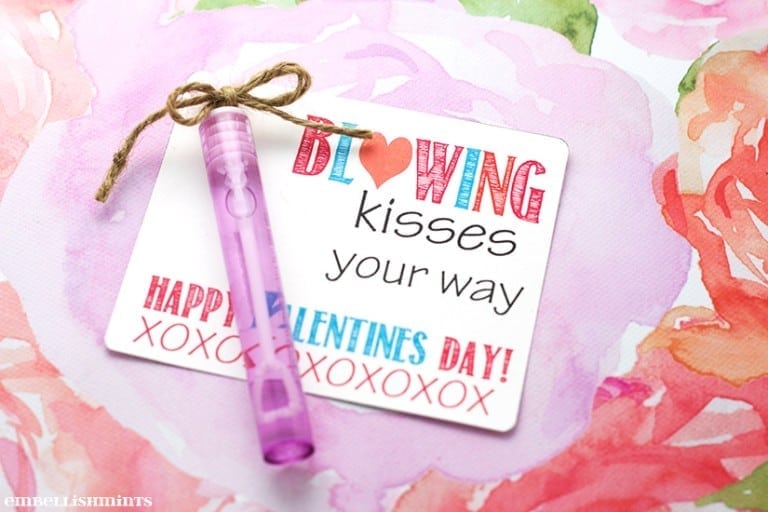 Handmade "Blowing Kisses Your Way" Bubbles Valentine with a link to the FREE Printable on www.Embellishmints.com