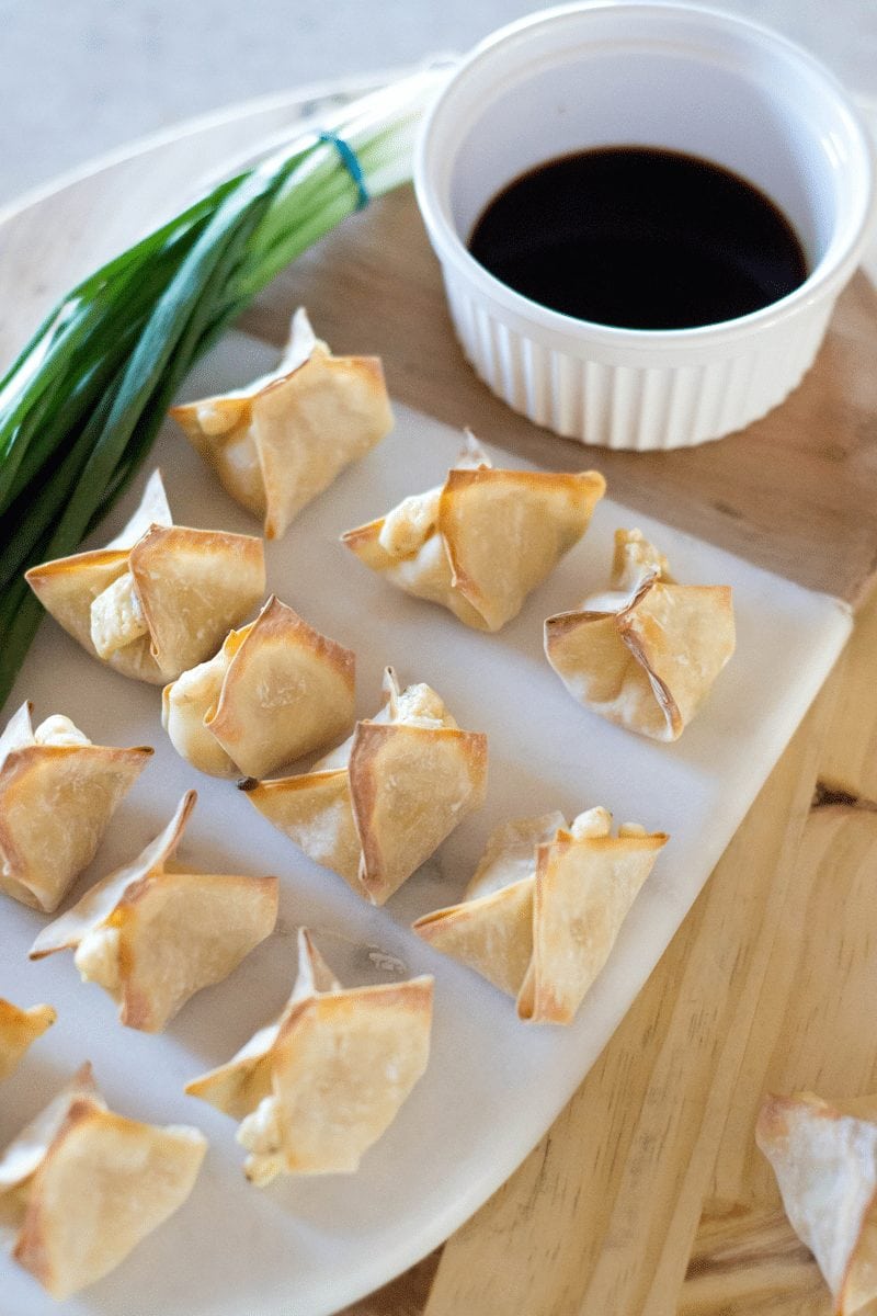 Easy Baked Cream Cheese Wontons. Delicious, easy and such a great idea for parties and get together! 