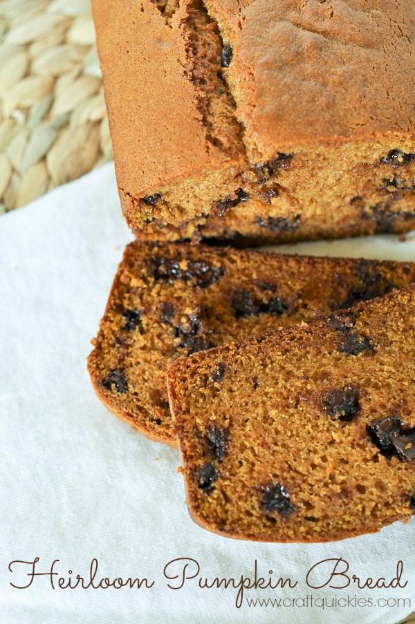 My favorite linky from this week's linky party: Heirloom Pumpkin Chocolate Chip Bread from Craft Quickies. Get the link to the delicious recipe here!
