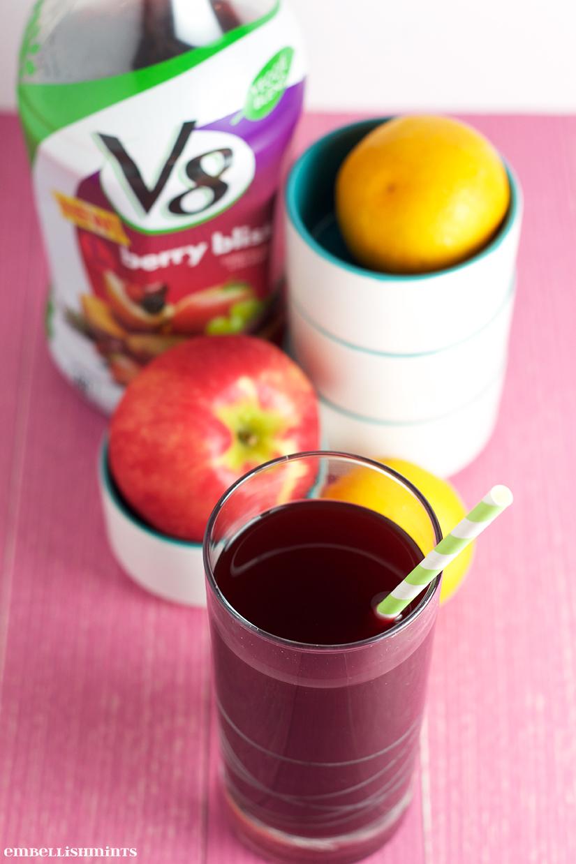 I'm constantly on the go between my son's school and extracurriculars, and I'm pregnant. Finding time to eat healthy is extremely difficult so I put together these Healthy Mom On The Go Tips to help us all be a little healthier! #V8Mornings ad