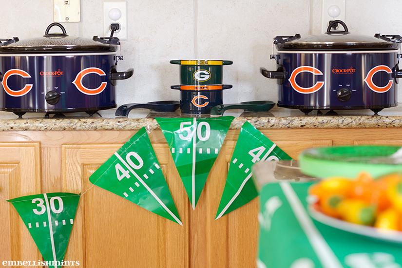 Chicago Bears vs Green Bay Packers is a huge rivalry and I've put together party ideas with NFL Homegating to help you throw the best party! Find out how on www.Embellishmints.com