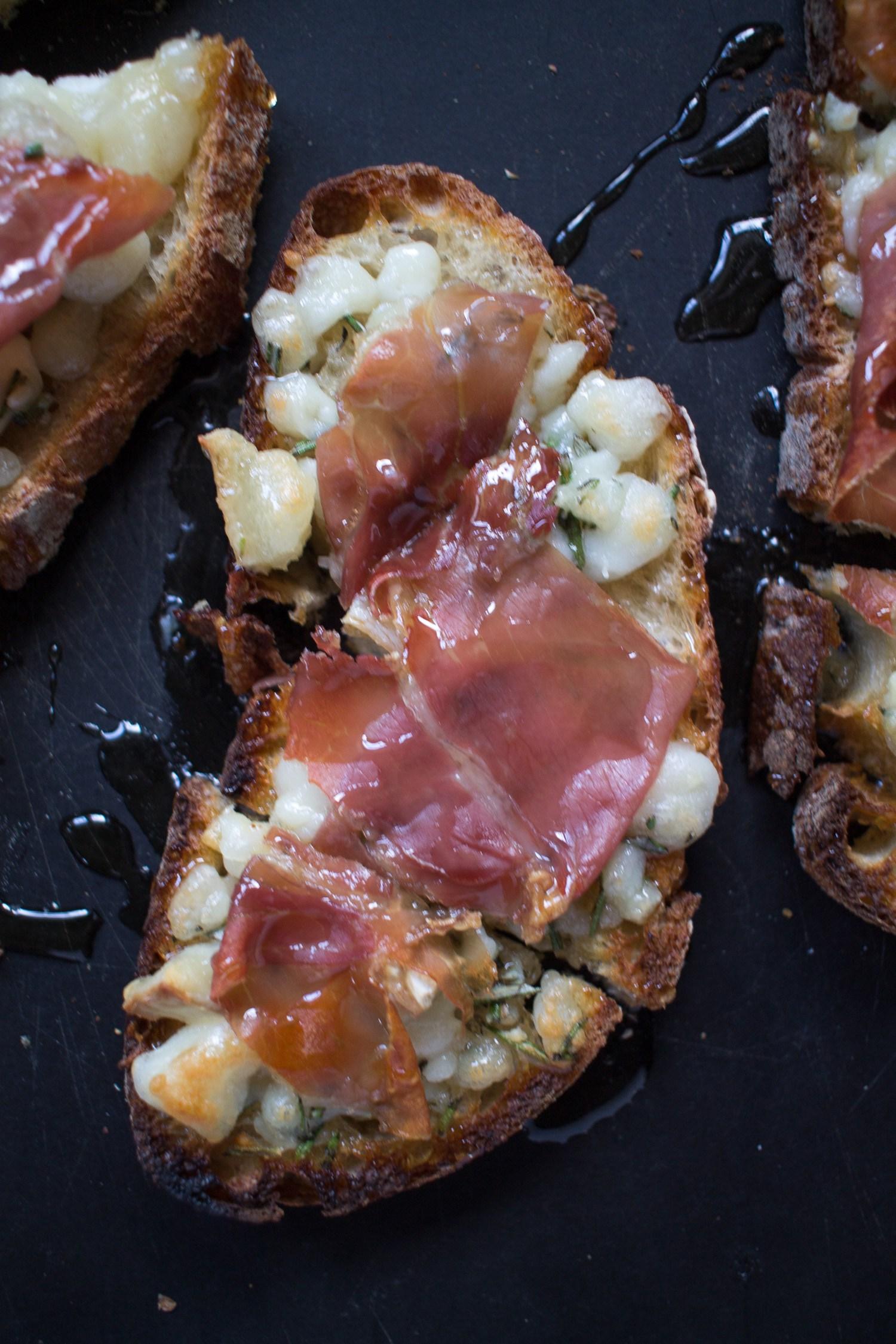 My favorite from this week's Linky Party comes from The Kittchen. "Goat Cheese, Rosemary, Honey, and Prosciutto Toasts ... is... incredibly easy to prepare, bursting with flavor, and elegant enough for a dinner party."