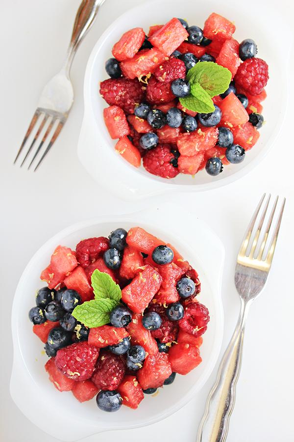Summer Fruit Salad with Cinnamon-Honey Syrup. My favorite recipe from this week's Dream Create Inspire linky party, from Home Cooking Memories. Your family and friends will love it.!.