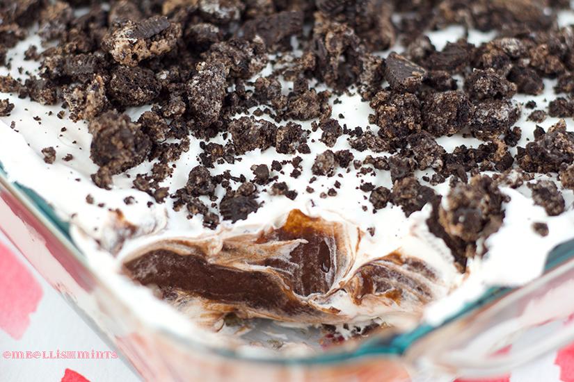 This Heavenly Oreo Dessert recipe is perfect when you're in a pinch! Change it up with Golden or Mint Oreos too. Find the recipe on www.Embellishmints